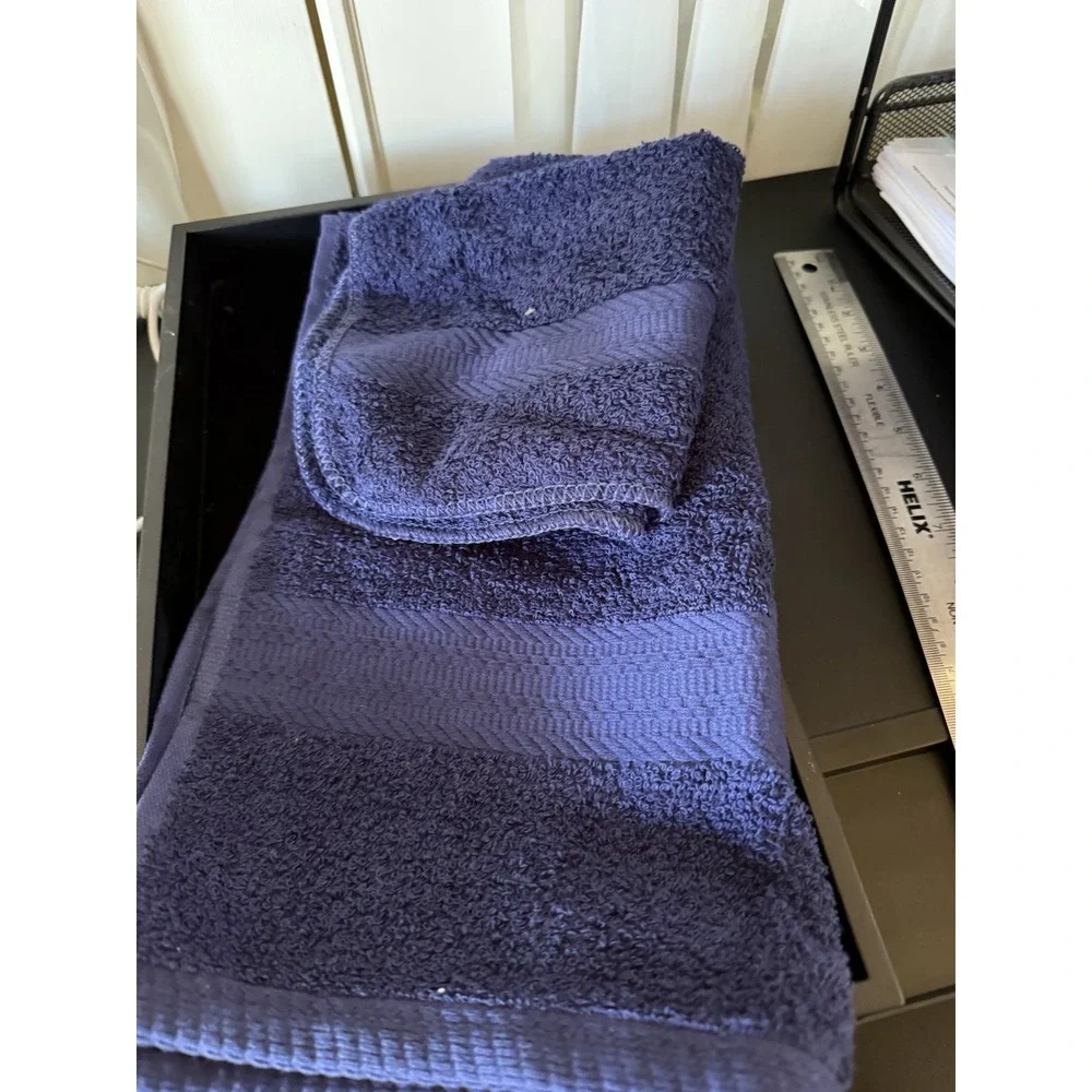 Brand New Two Hand Towels, Two Washcloths ‎ Msrp $28 3878